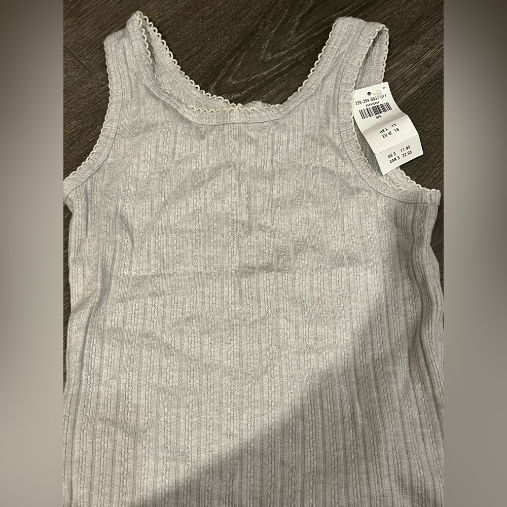 Grey tank top